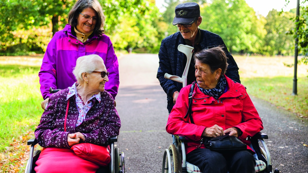 Beim Mobilitätshilfedienst Mitte helfen wir z.B. älteren und mobilitätseingeschränkten Menschen bei alltäglichen und freizeitlichen Aktivitäten.