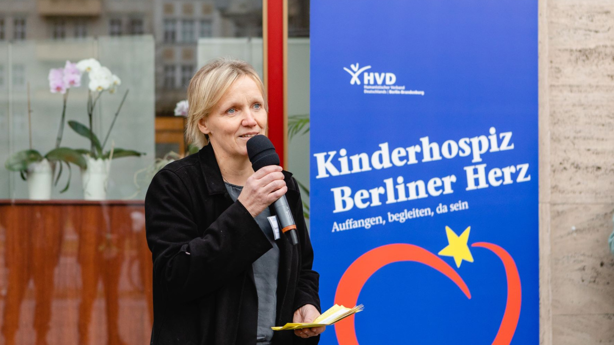 Katrin Raczynski zur Eröffnung der Ausstellung "Gesichter und Stimmen in der Kinderhospizarbeit"