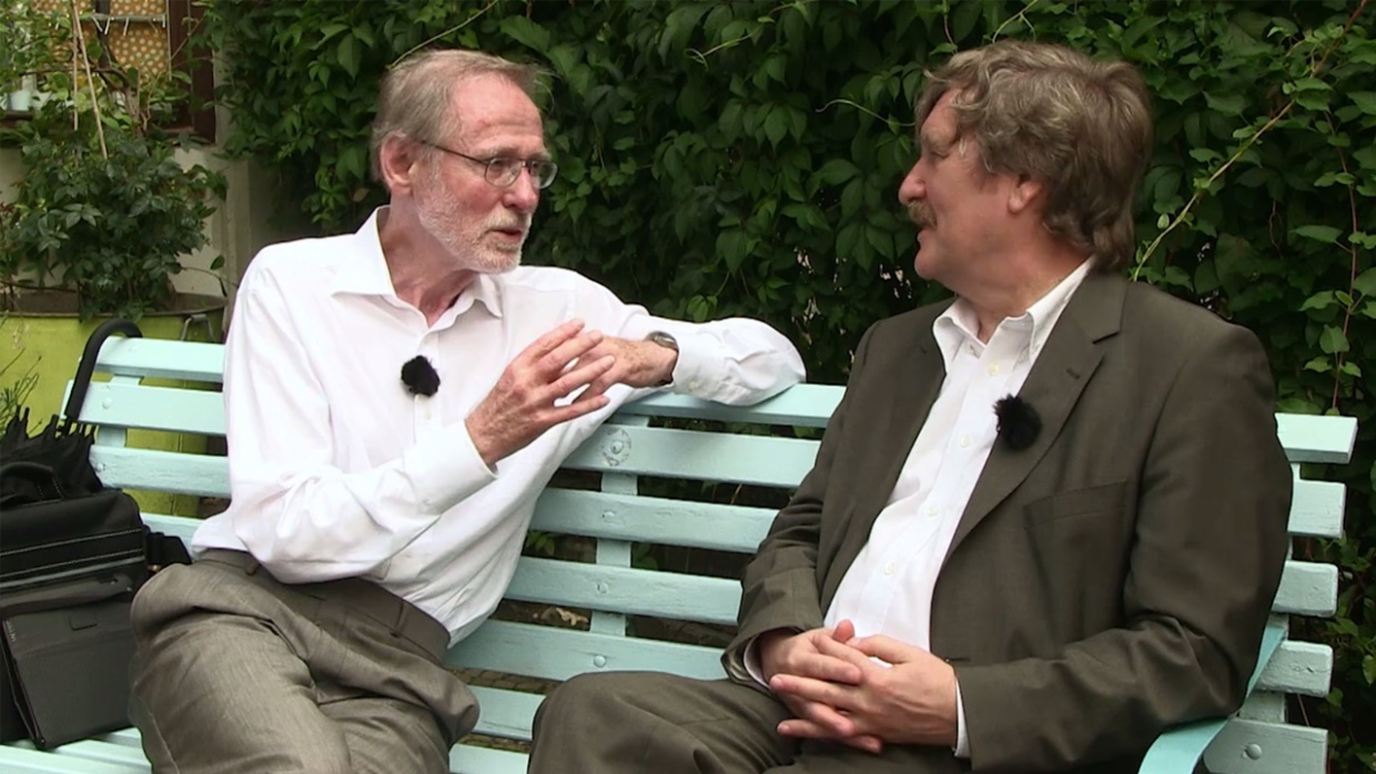 Raimund Fellinger (links) im Gespräch mit Manfred Bierwisch © Logbuch Suhrkamp 
